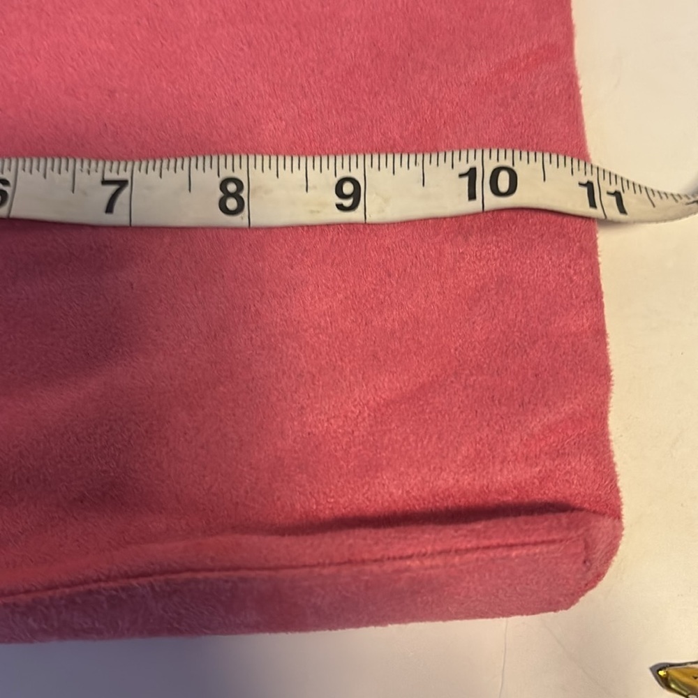 CLINQUE PINK FAUX SUEDE CLUTCH/HAND BAG WITH SILVER HANDLE
ADORABLE ππππ - Picture 9 of 11